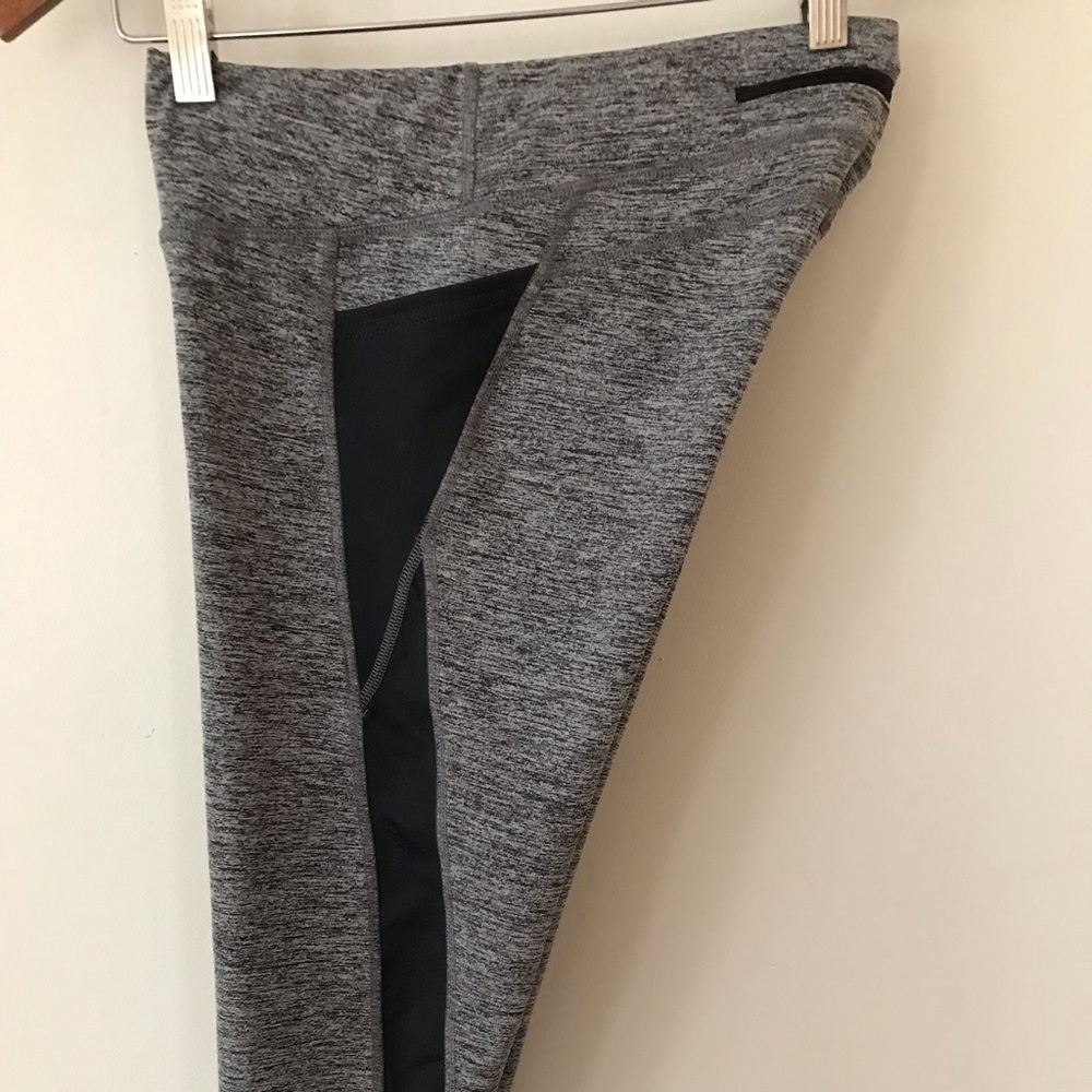 Lucy Tech Capri Leggings XS w/pocket